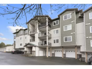 Photo #5: 24012090 Listing