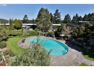 Photo #3: 24012609 Listing