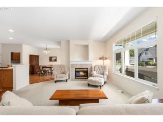 Photo #5: 24013060 Listing