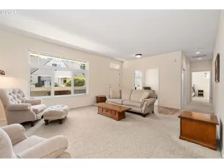 Photo #6: 24013060 Listing