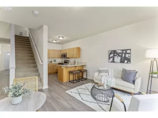 Photo #3: 24013628 Listing 