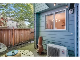 Photo #4: 24014000 Listing
