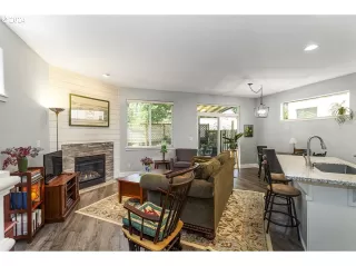 Photo #6: 24014007 Listing 