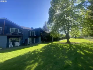 Photo #5: 24014808 Listing