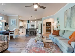 Photo #5: 24015027 Listing 