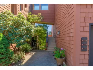 Photo #1: 24015695 Listing