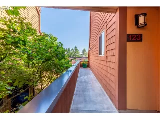 Photo #2: 24015695 Listing