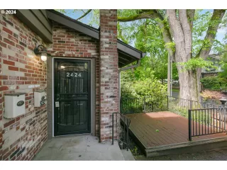 More Details about MLS # 24016068 : 2424 NE HANCOCK ST