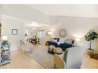 Photo #1: 24016068 Listing