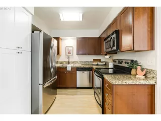 Photo #3: 24016068 Listing