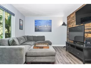 Photo #3: 24016425 Listing 