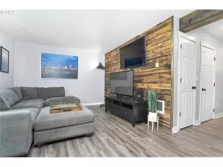 Photo #4: 24016425 Listing 