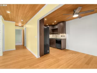 Photo #1: 24016507 Listing