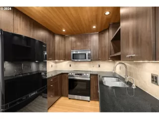 Photo #3: 24016507 Listing