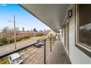 Photo #6: 24016507 Listing