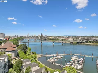 Photo #5: 24018401 Listing