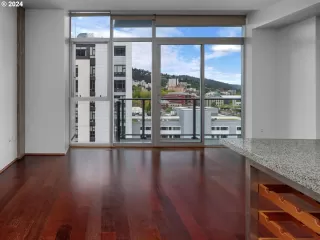 Photo #1: 24018458 Listing 