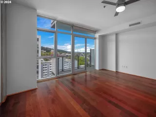 Photo #2: 24018458 Listing 