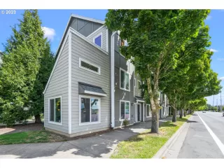 Photo #1: 24018681 Listing 