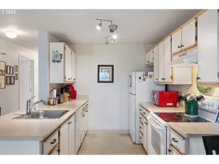 Photo #5: 24018961 Listing 