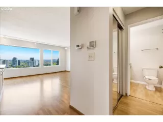 Photo #3: 24019366 Listing