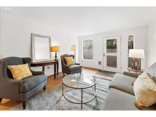 Photo #5: 24019966 Listing