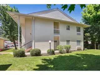 Photo #2: 24020994 Listing