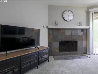 Photo #4: 24021326 Listing 