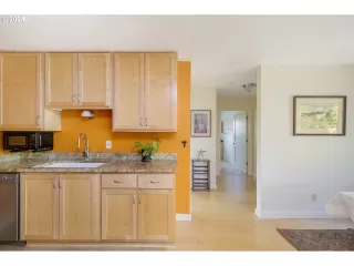 Photo #1: 24021897 Listing