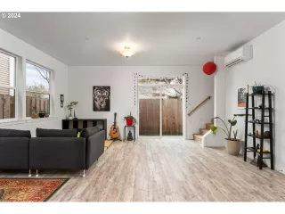 Photo #4: 24022338 Listing