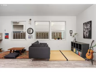 Photo #6: 24022338 Listing