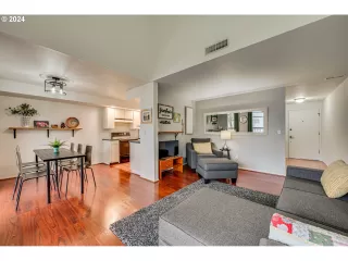 Photo #3: 24022441 Listing