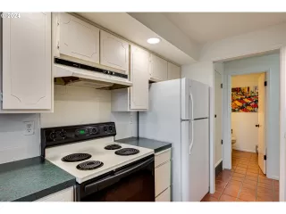 Photo #6: 24022441 Listing