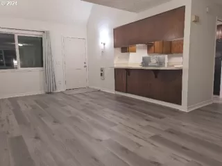 Photo #3: 24022645 Listing