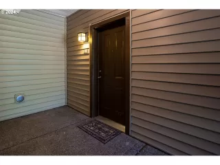 Photo #1: 24022911 Listing