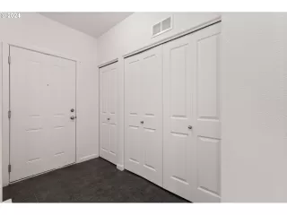 Photo #2: 24022911 Listing