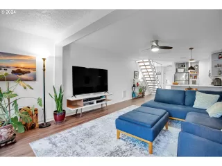 Photo #3: 24023312 Listing