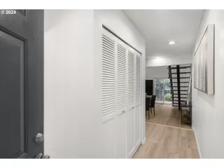 Photo #1: 24023350 Listing