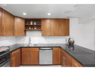 Photo #2: 24023350 Listing