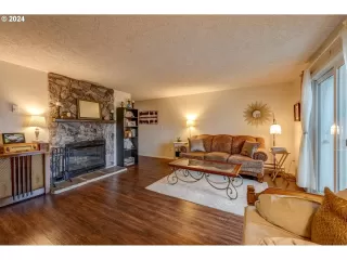 Photo #3: 24023806 Listing 