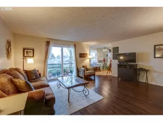 Photo #4: 24023806 Listing 