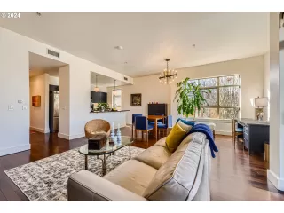 Photo #4: 24023818 Listing