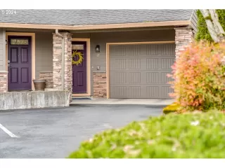 Photo #4: 24023954 Listing