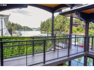 Photo #1: 24024328 Listing