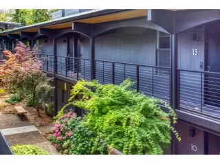 Photo #2: 24024328 Listing