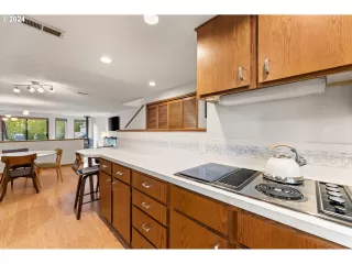 Photo #6: 24024769 Listing 