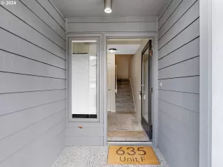 Photo #2: 24025245 Listing