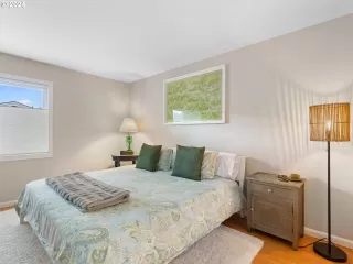 Photo #5: 24025245 Listing