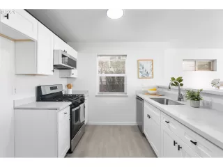 Photo #2: 24025378 Listing 