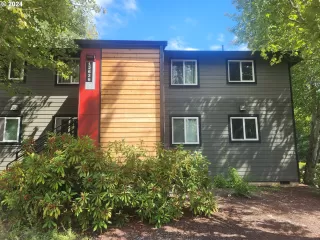 Photo #1: 24025750 Listing 